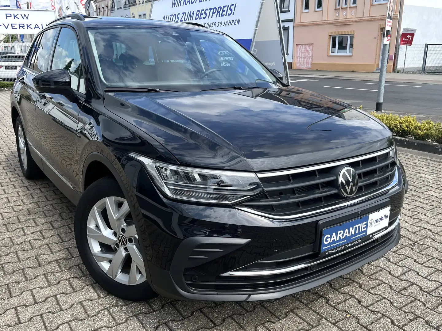 Volkswagen Tiguan 2.0 TSI 4MOTION Life*Pano*LED*H&K*ACC* Schwarz - 2