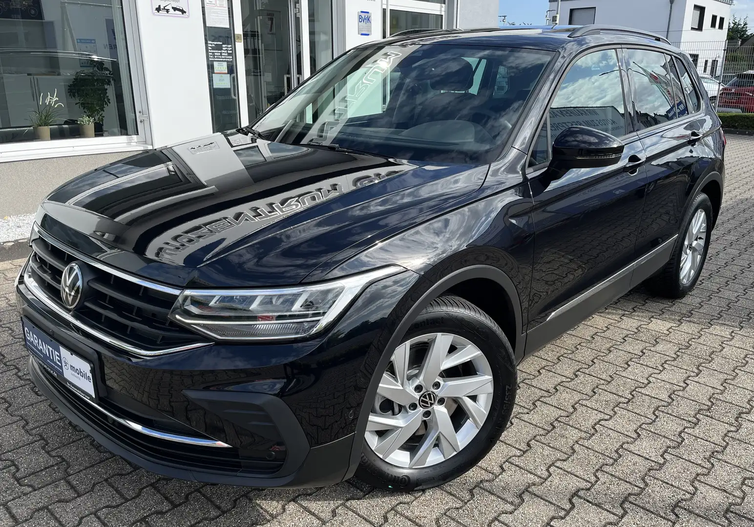 Volkswagen Tiguan 2.0 TSI 4MOTION Life*Pano*LED*H&K*ACC* Schwarz - 2