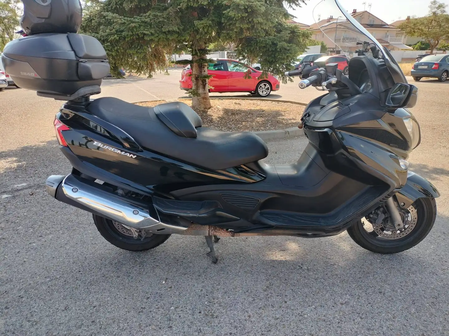 Suzuki Burgman 650 Executive Negro - 1