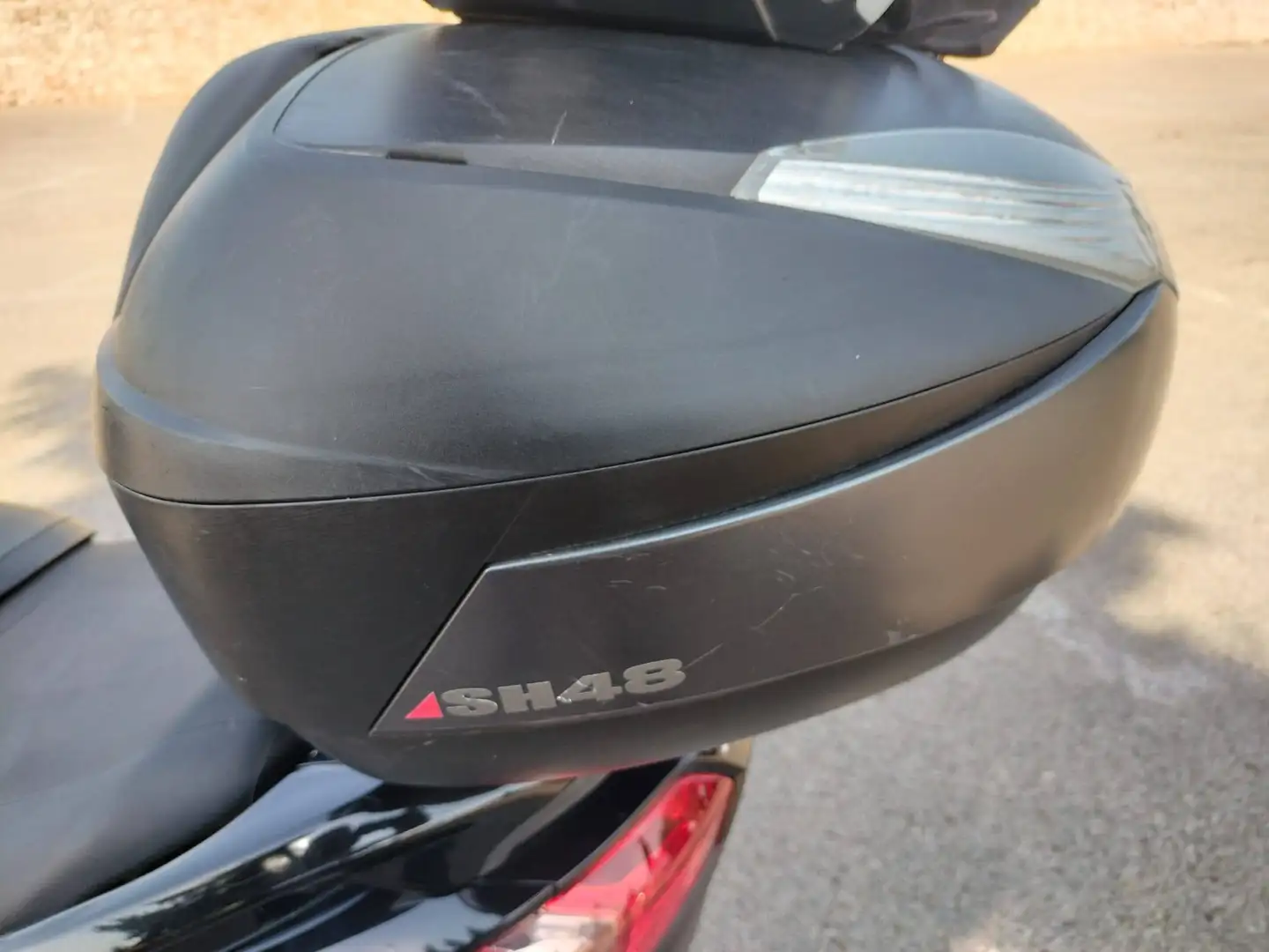 Suzuki Burgman 650 Executive Negro - 2