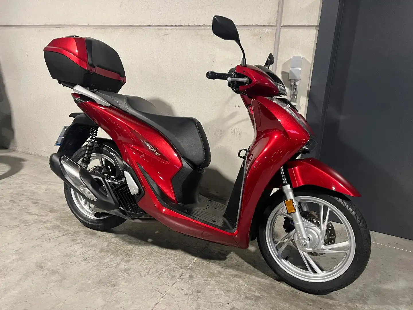 Honda SH 125 handige grote wielenscooter - 1