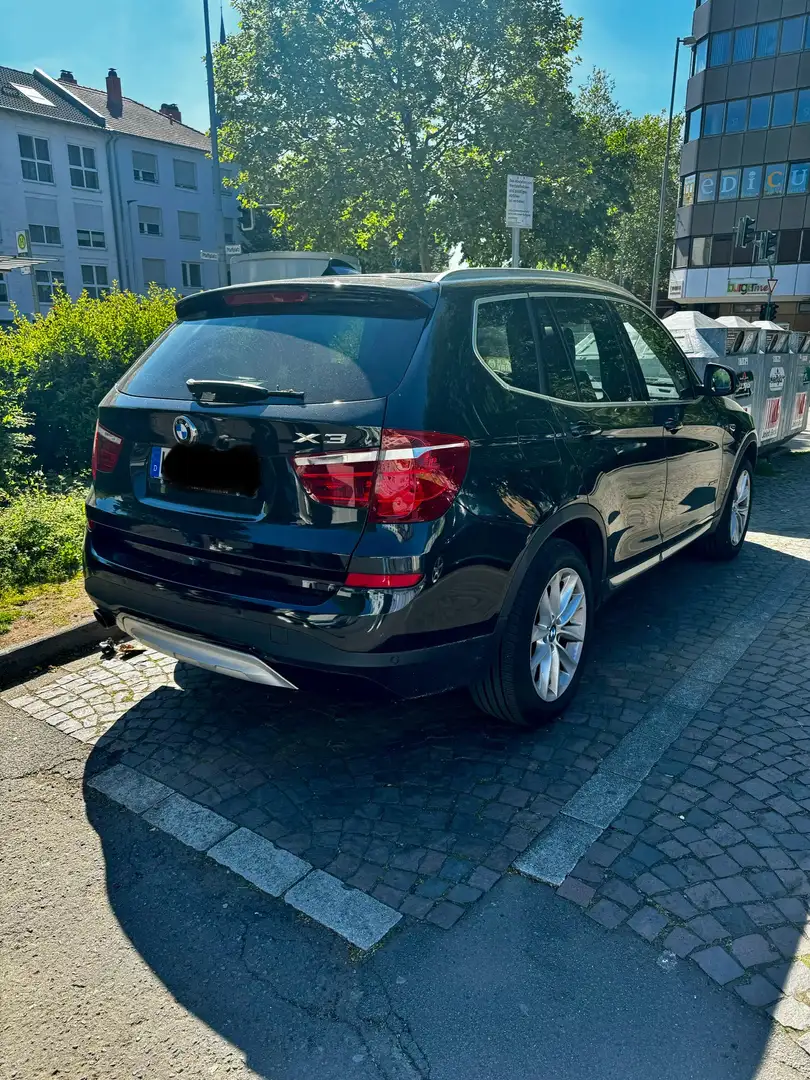 BMW X3 xDrive20d Aut. xLine Schwarz - 2