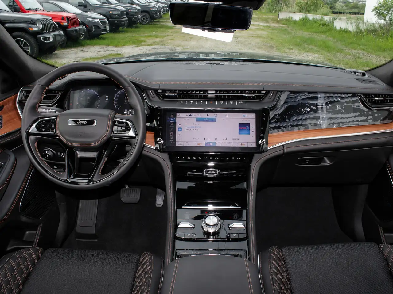 Jeep Grand Cherokee снимка Jeep Grand Cherokee