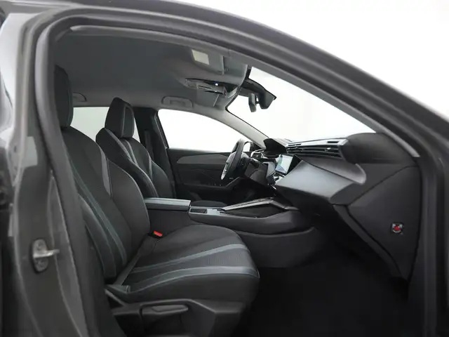 Peugeot 408 view 3