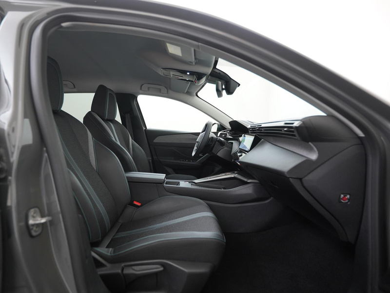 Peugeot 408 1.2 Hybrid 145 e-DCS6 Allure | Head-up display | 3 — photo 3