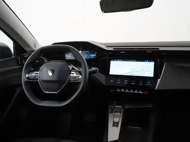 Peugeot 408 view 5