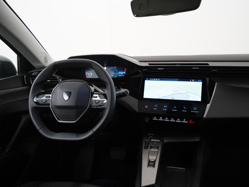 Peugeot 408 1.2 Hybrid 145 e-DCS6 Allure | Head-up display | 3 — photo 5
