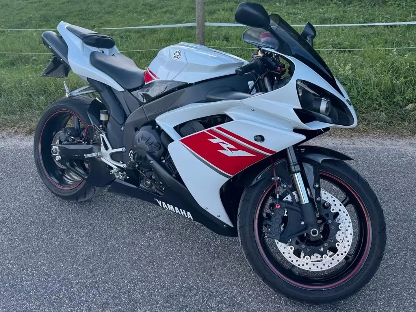 Yamaha YZF-R1 RN19 Bianco - 1