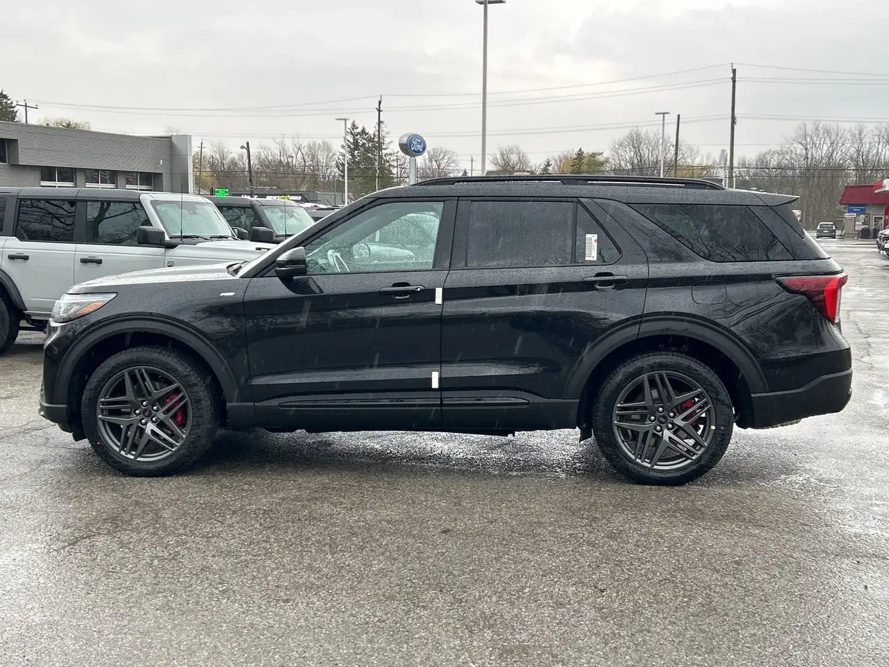Ford Explorer снимка Ford Explorer