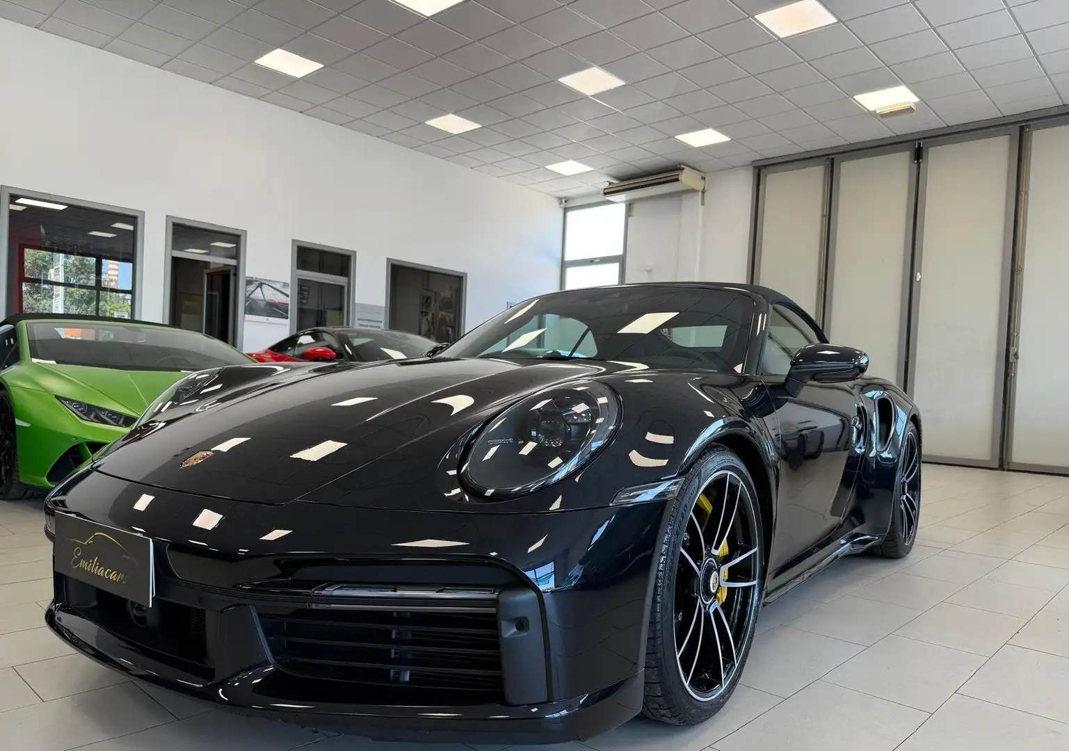 Porsche 992 Turbo S Cabrio auto Nero - 1