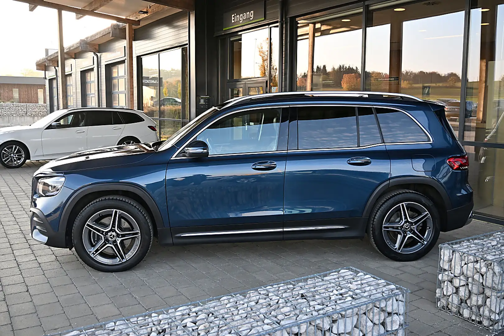 Mercedes-Benz GLB 220 d 4MATIC Aut. AMG 7 Sitze, ACC, Sitzklima, Burm... Blau - 2