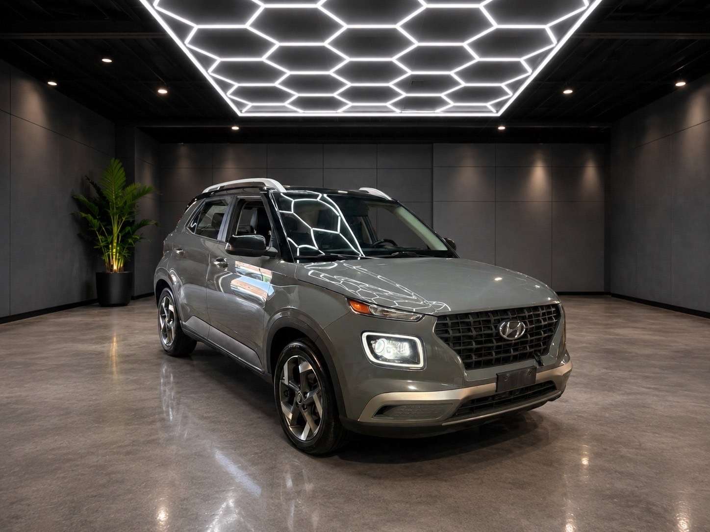 2022 Hyundai Venue Urban IVT w/Black Interior