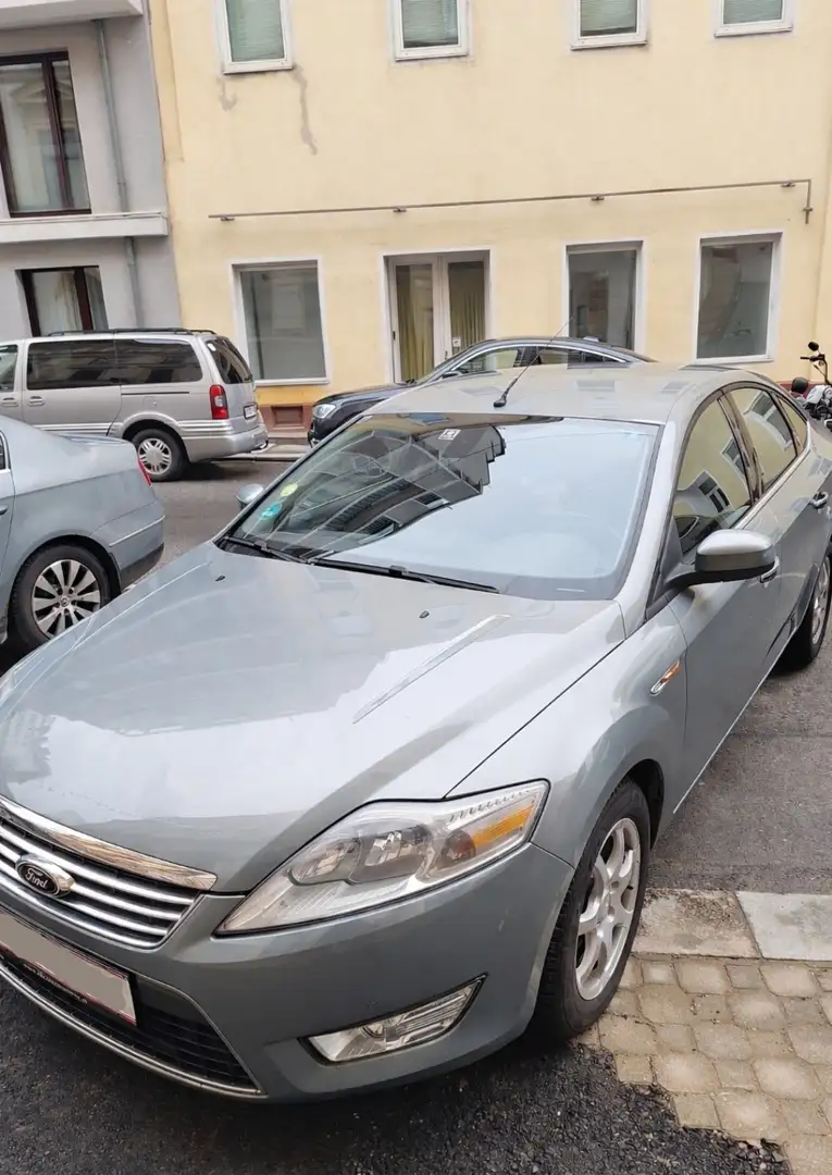 Ford Mondeo 2.0 Ghia - 2