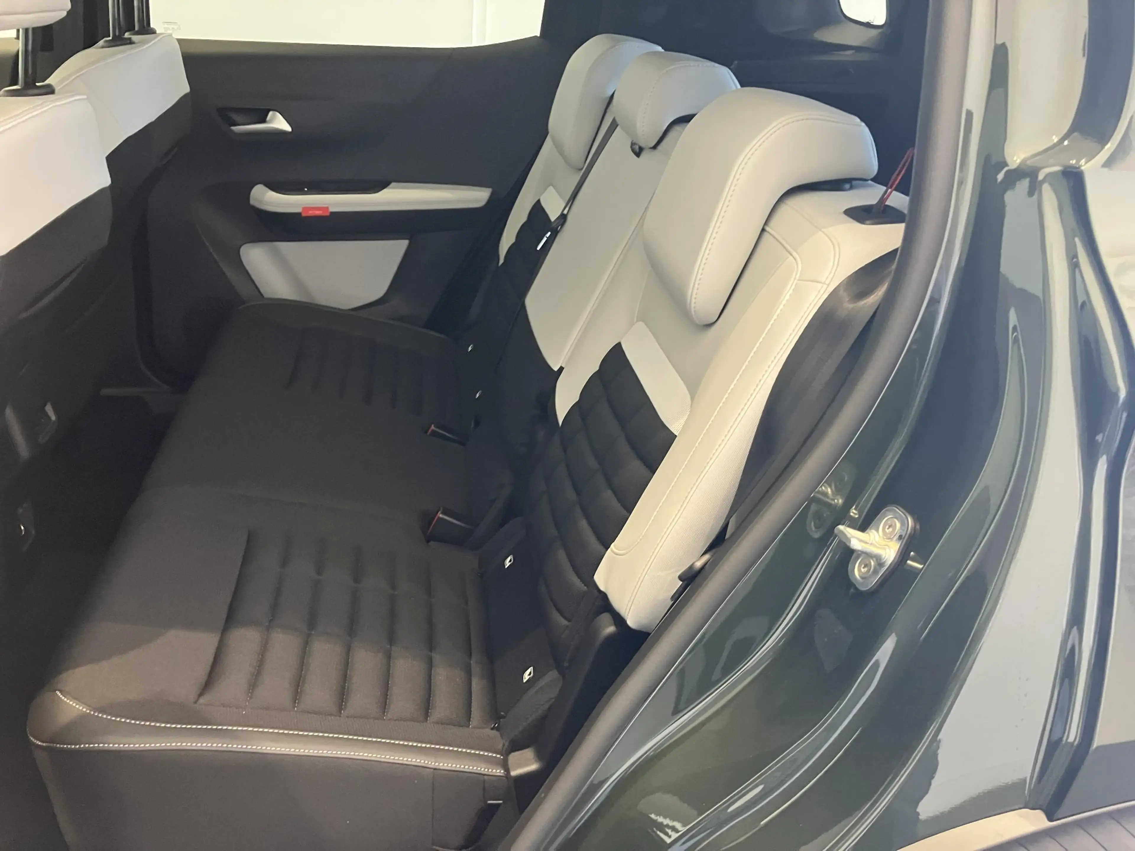 Citroen C3 Aircross Hybrid 145 ch Automatic MAX — photo 12
