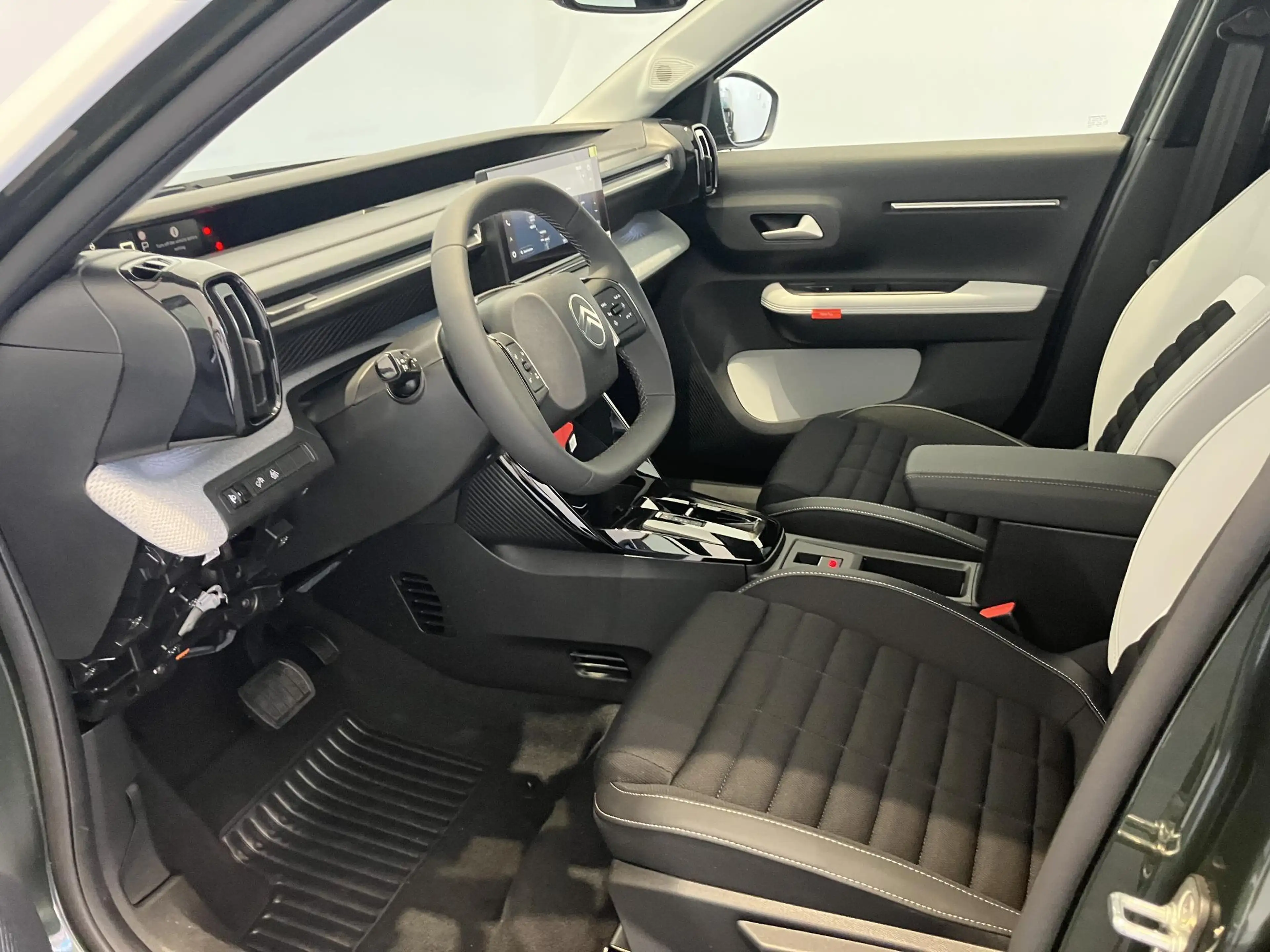 Citroen C3 Aircross Hybrid 145 ch Automatic MAX — photo 11