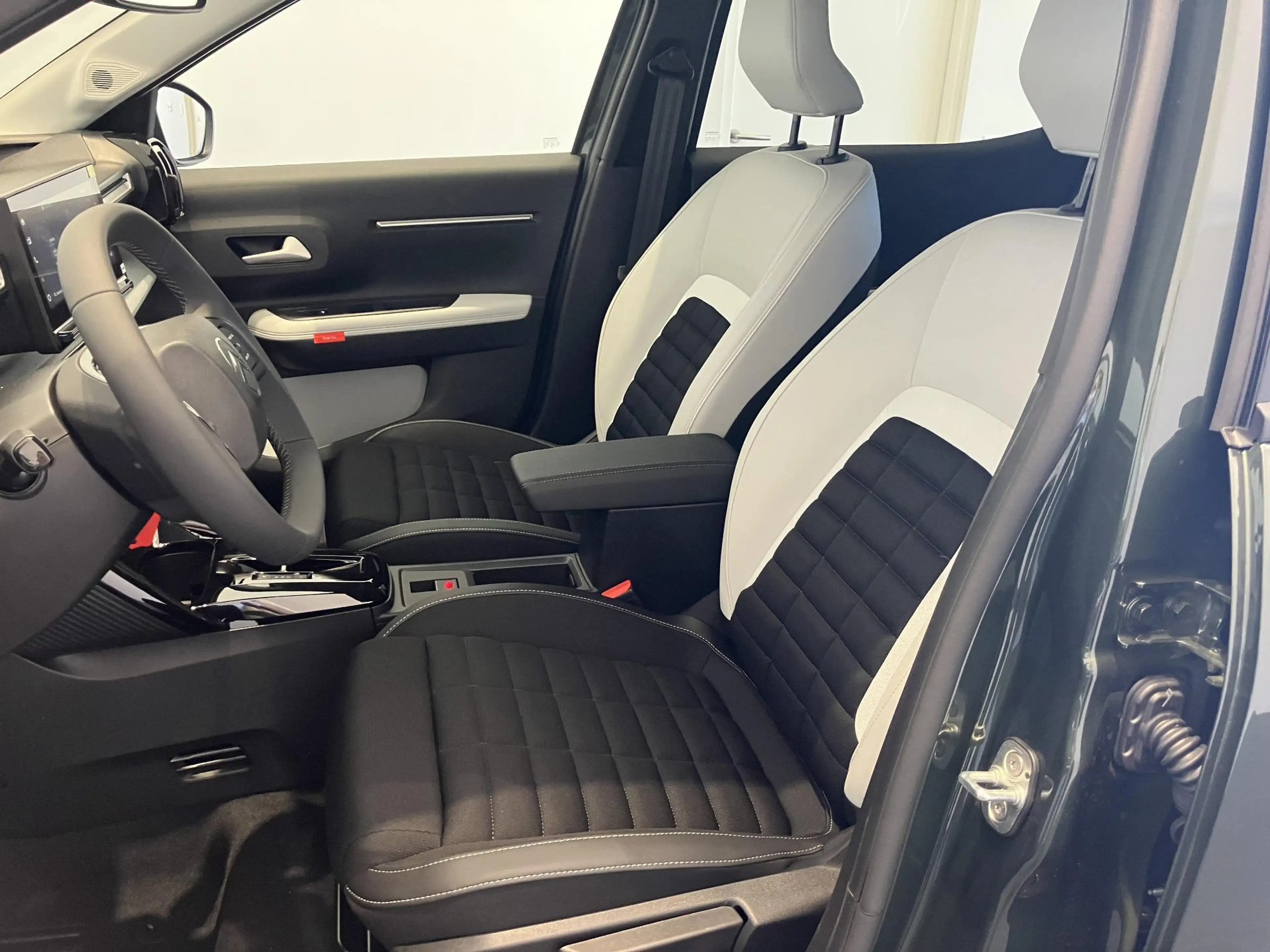 Citroen C3 Aircross Hybrid 145 ch Automatic MAX — photo 9