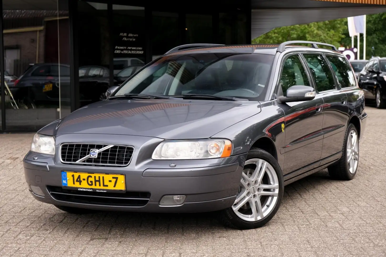 Volvo V70 2.4 CNG Edition Sport/Bi-Fuel/Youngtimer/Trekhaak/ Grau - 1