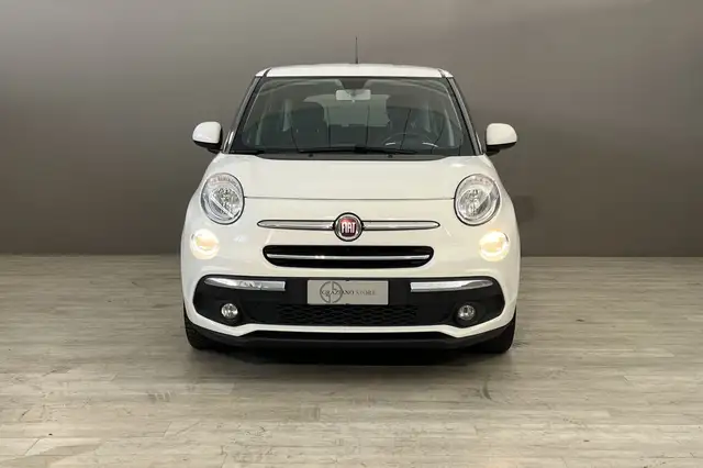 Fiat 500l view 2