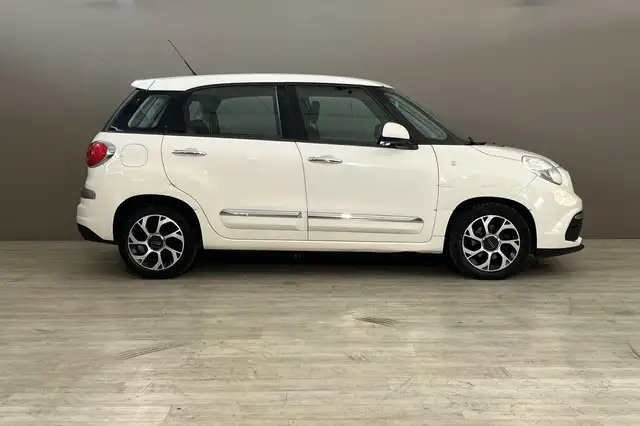 Fiat 500l view 4
