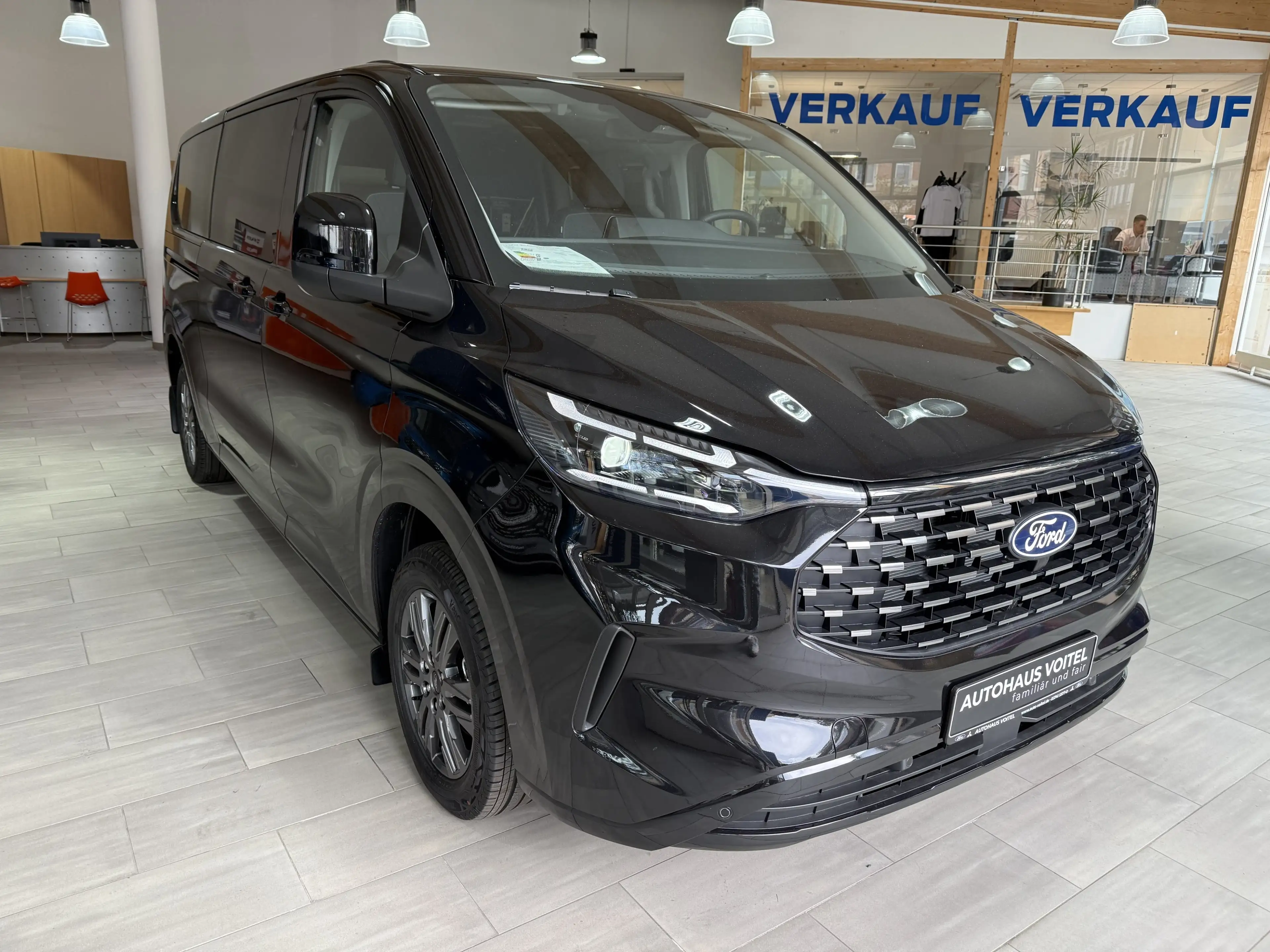 Ford Tourneo Custom Titanium L2 Matrix-LED / 3-Zonen-Klima / 70L Tank — photo 3
