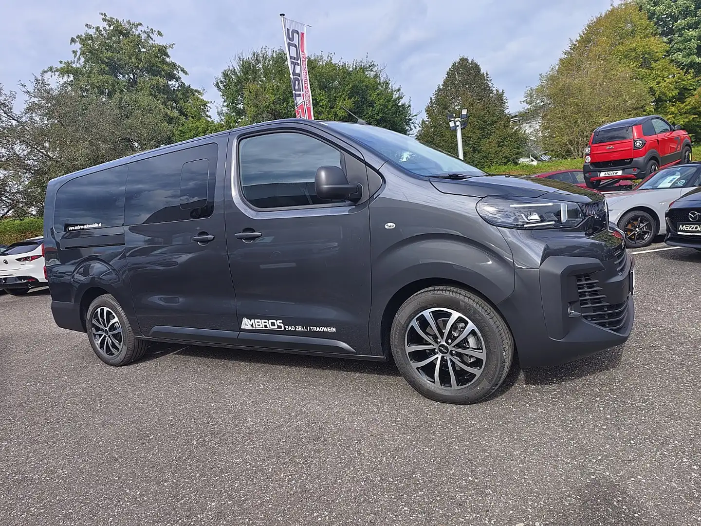 Citroen Jumpy Kombi Spacetourer XL BlueHDi 180 S&S EAT8 9-Sit... Grau - 1