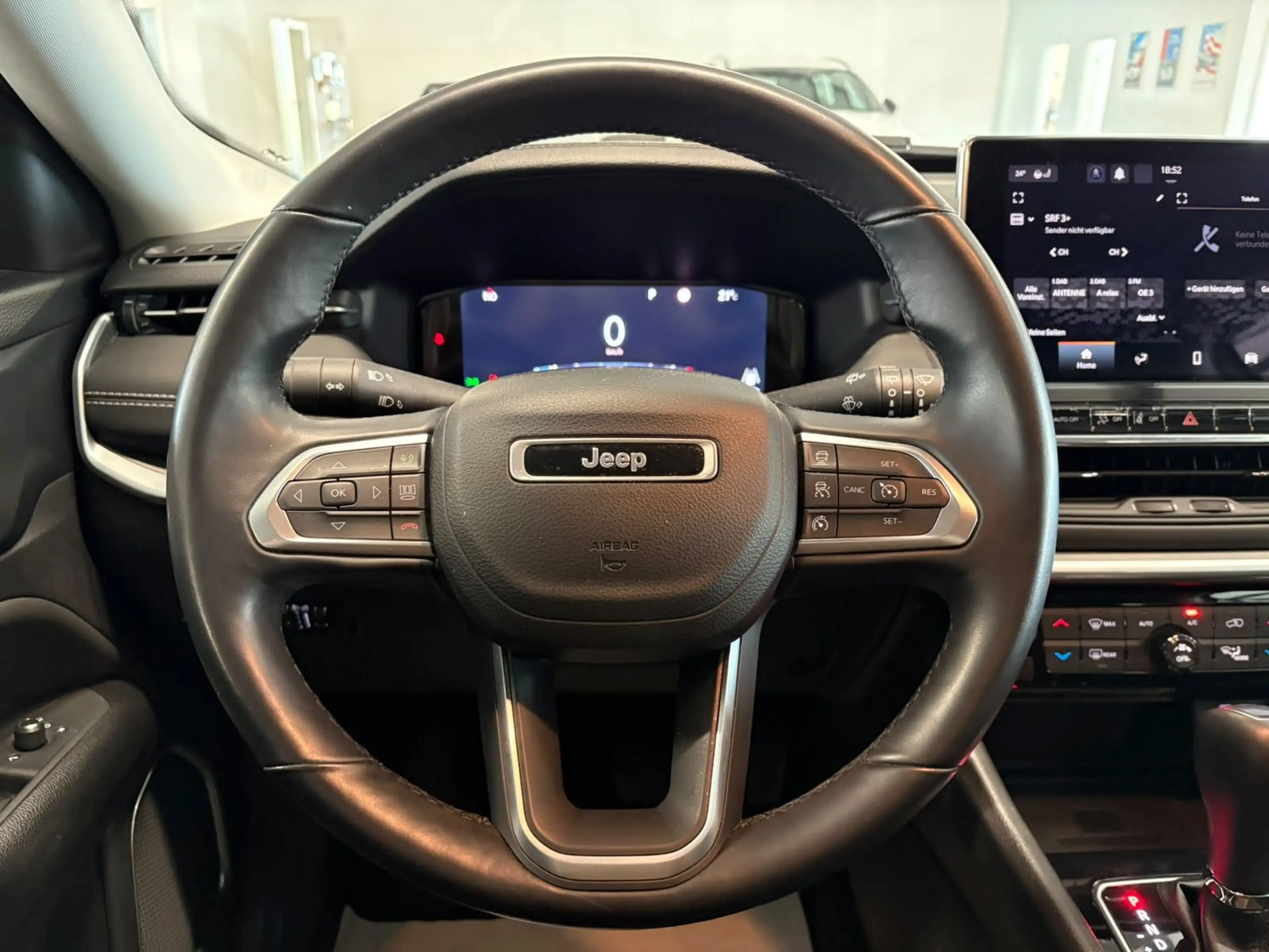 Jeep Compass Limited Mild-Hybrid LED+ACC+KAM+SHZ/LHZ+ — photo 9
