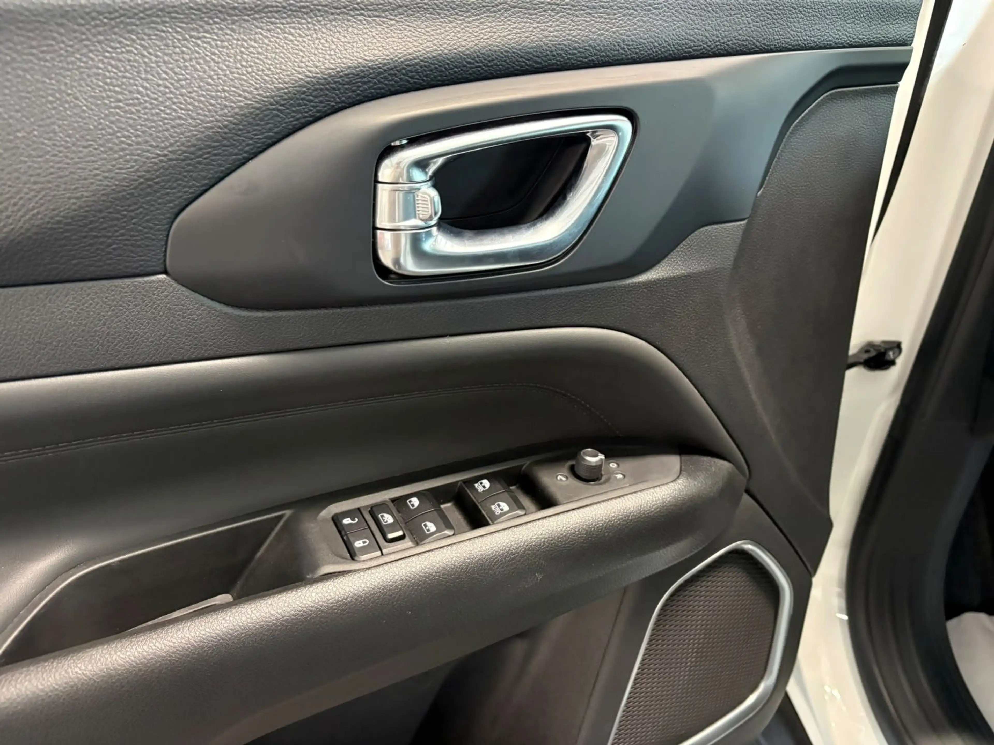 Jeep Compass Limited Mild-Hybrid LED+ACC+KAM+SHZ/LHZ+ — photo 6