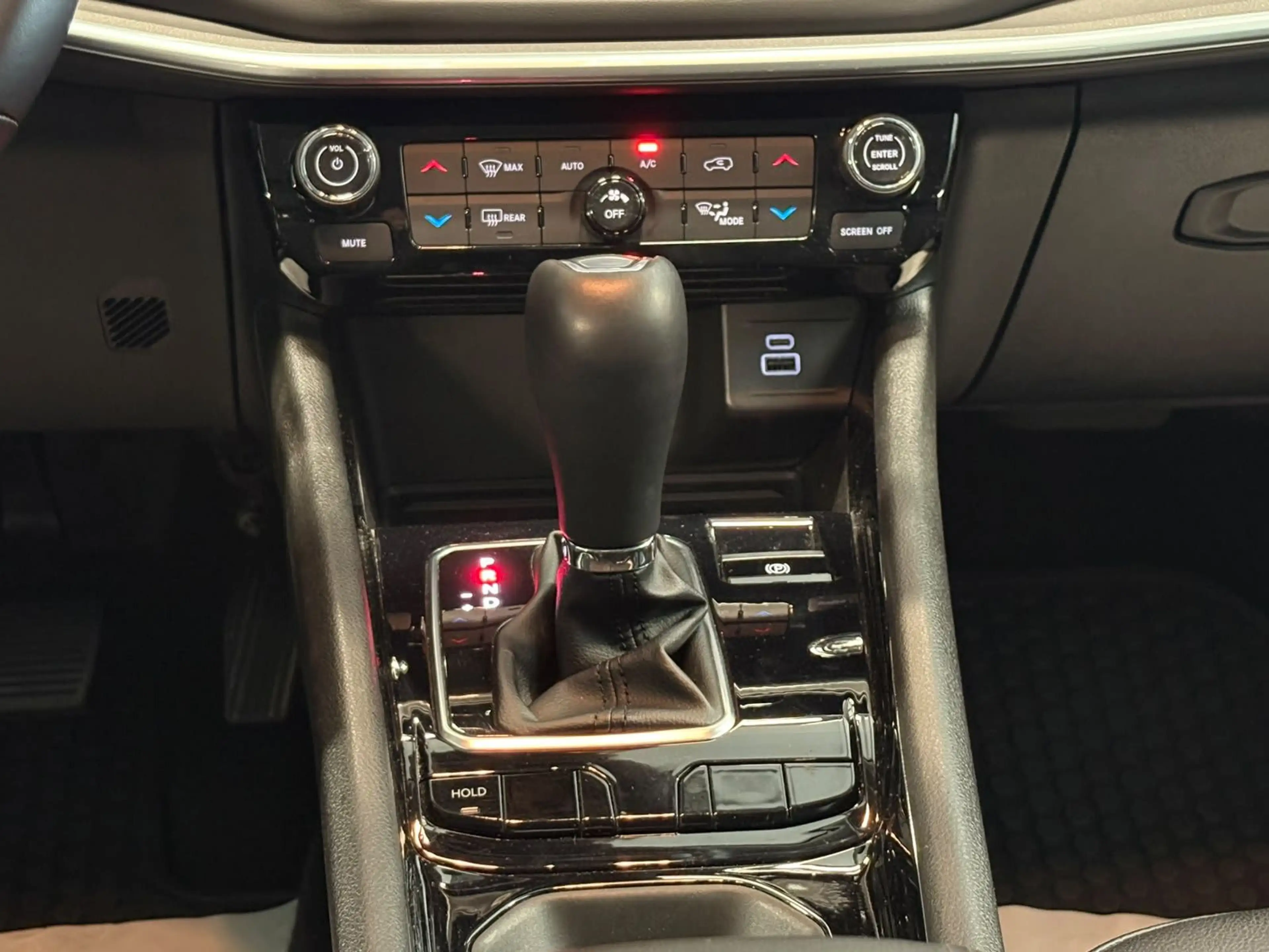 Jeep Compass Limited Mild-Hybrid LED+ACC+KAM+SHZ/LHZ+ — photo 11