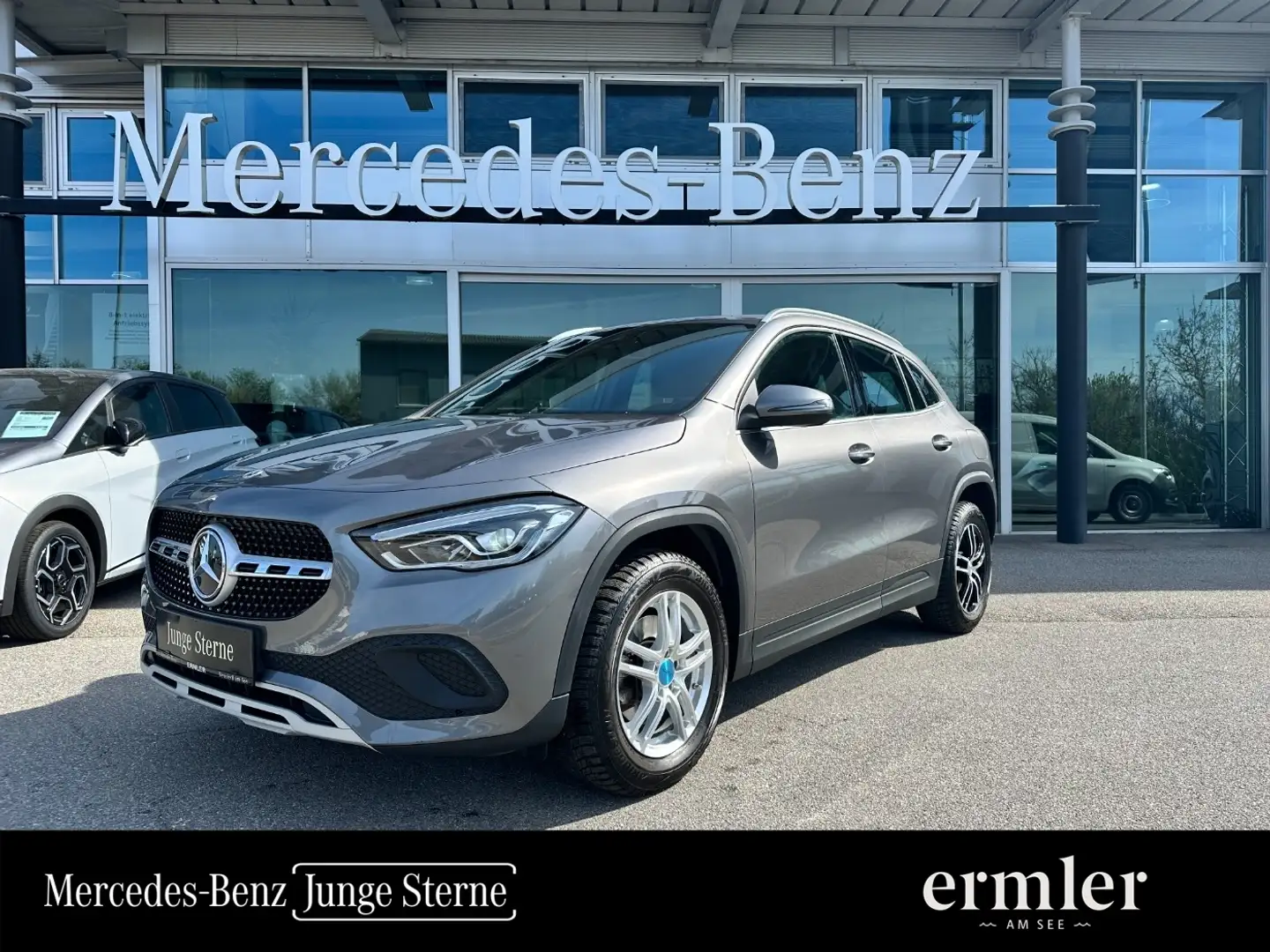 Mercedes-Benz GLA 200 d 4MATIC Style LED Allrad Rückfahrkamera Grau - 1