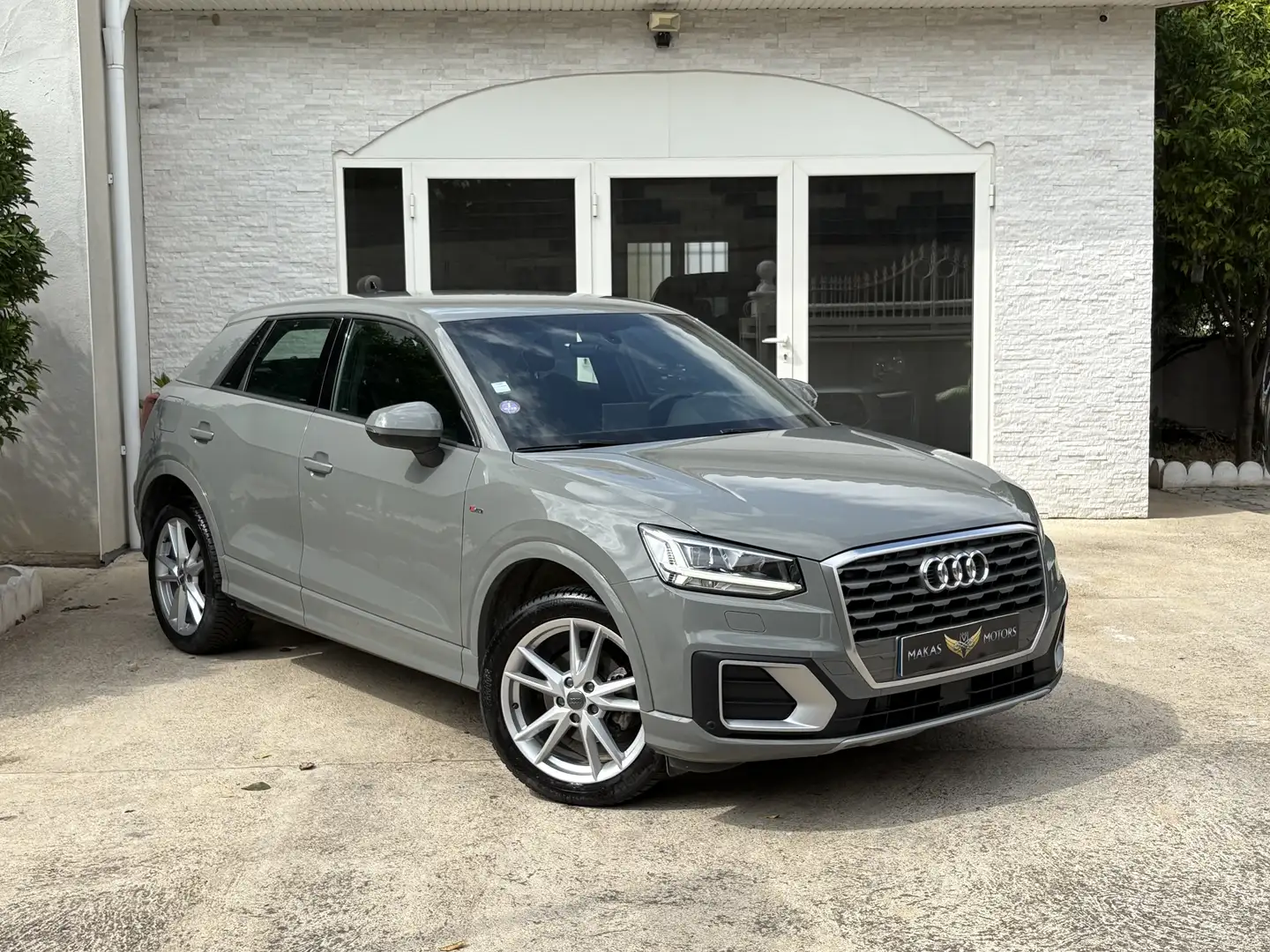 Audi Q2 35 TFSI COD 150 S tronic 7 Line Plus Gris - 1