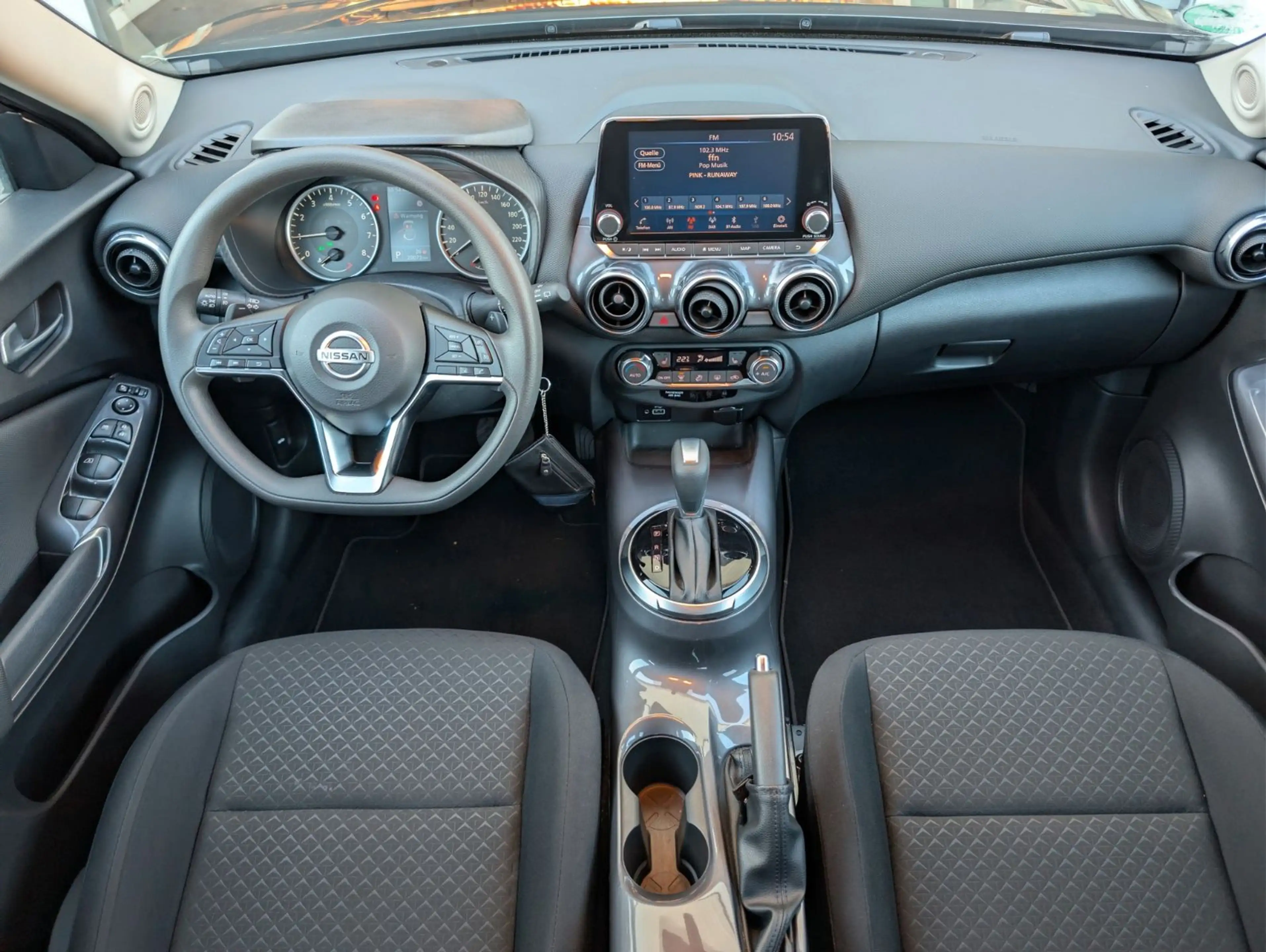 Nissan Juke 1.0 DIG-T DTC — photo 14