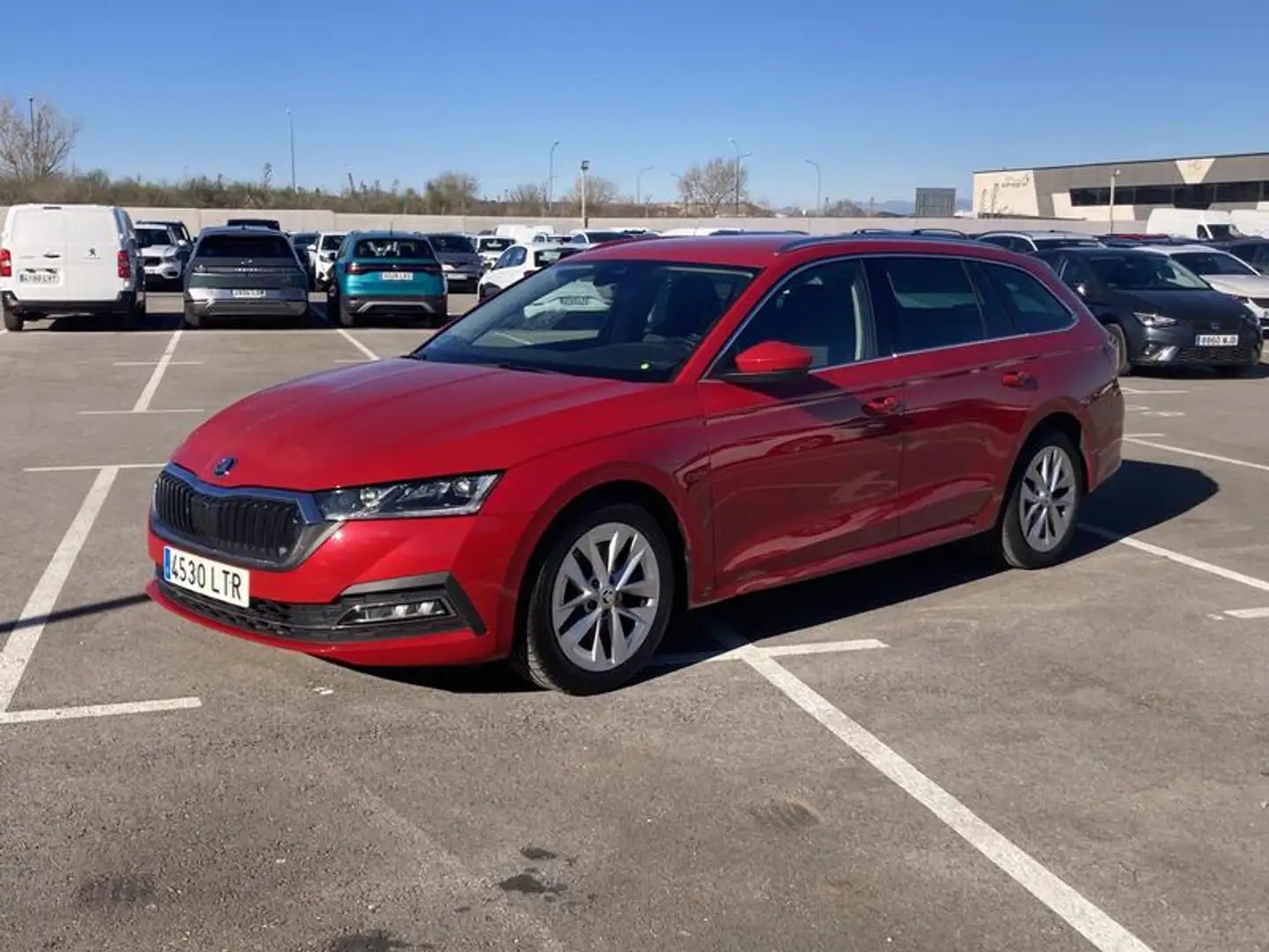 Skoda Octavia Skoda Octavia Combi 2.0 TDI 150 CV DSG Style: El Familiar Definitivo que Une Máximo Espacio, Consumos Mínimos Premium ... Rojo - 1