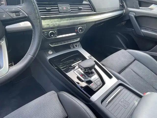 Audi Q5 view 15