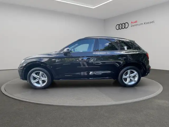 Audi Q5 view 4