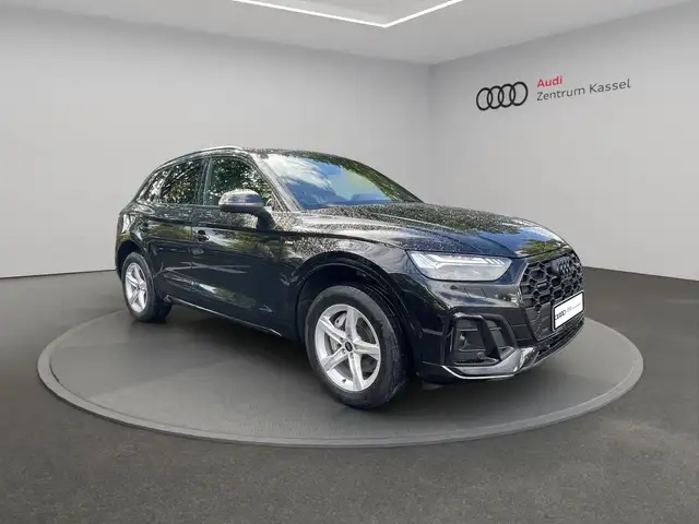 Audi Q5 view 9