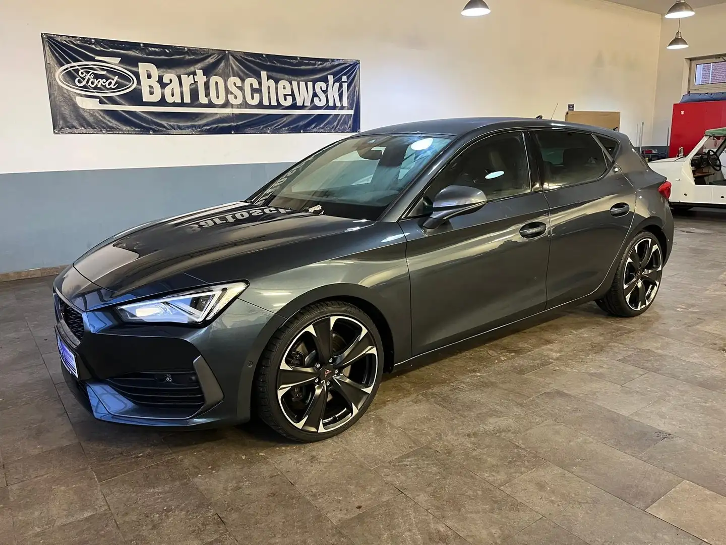 CUPRA Leon VZ Grau - 1