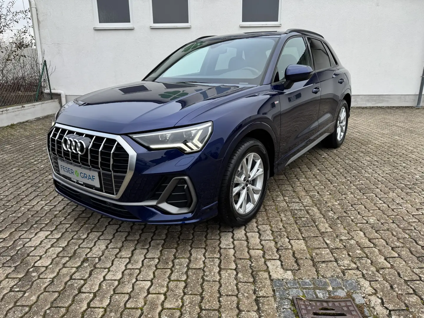 Audi Q3 S Line 35 TDI S-Tr. AHK VIRTUAL KAM NAV MATRIX Blau - 2