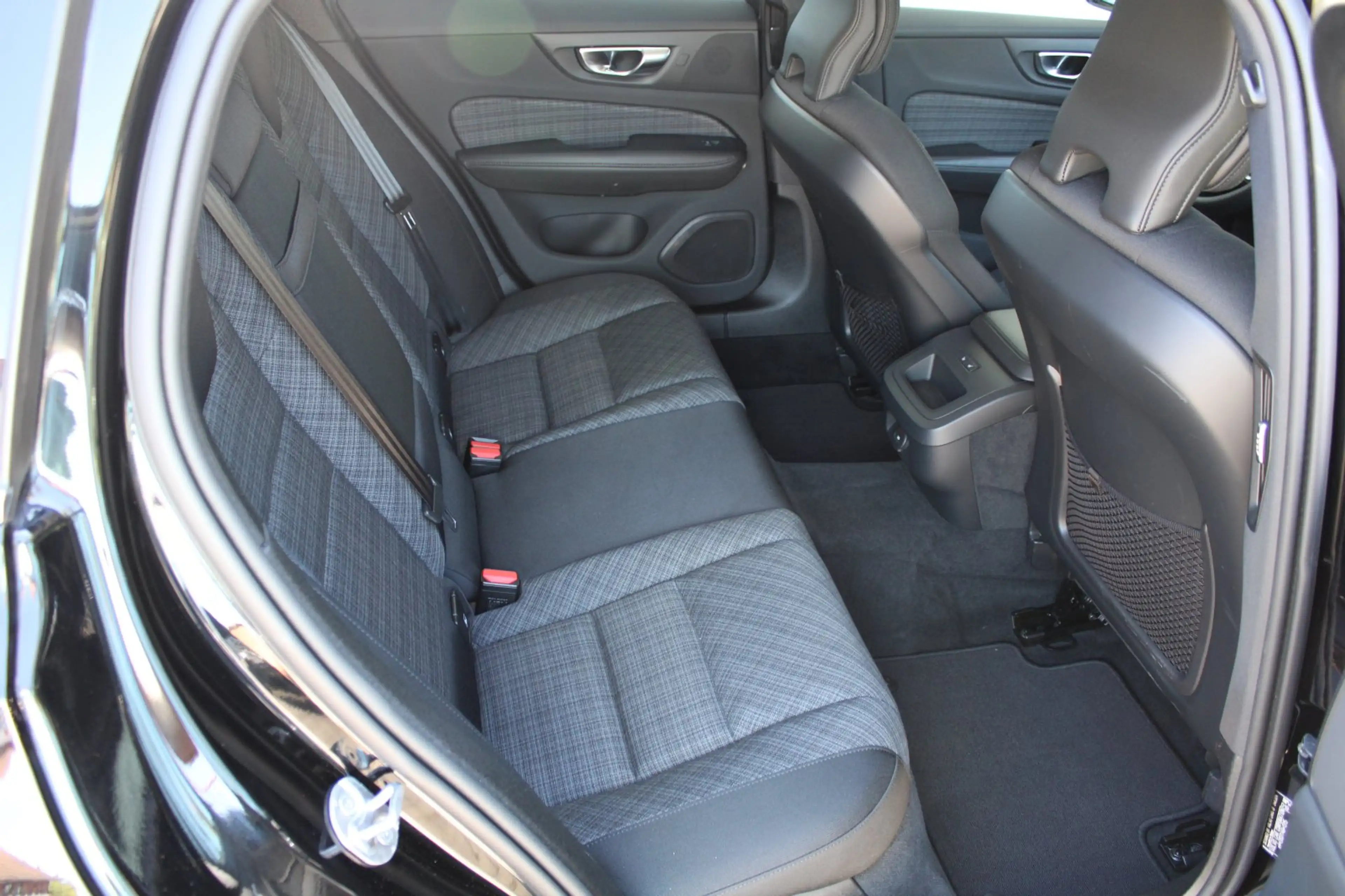 Volvo V60 B4 D Core  LED Navigation ACC Klimaautomatik Rückf — photo 14