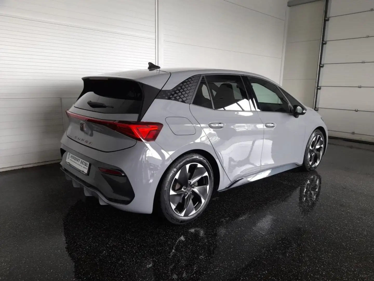 CUPRA Born 58/62 kWh *19 ZOLL / VOLL-LED / VIRTUELL / NAVI / KEYLESS / WINTERPAKET* Grau - 2