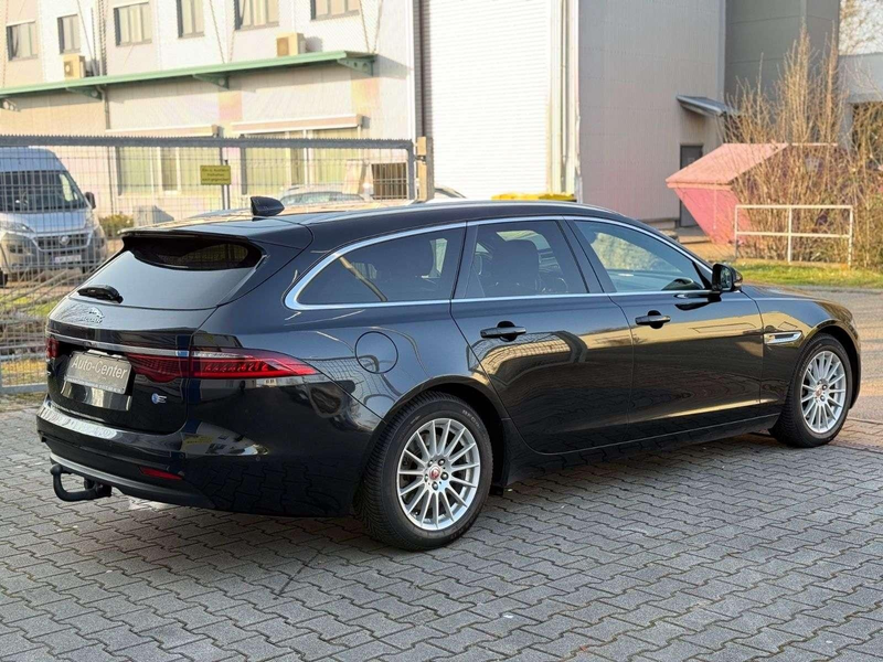 Jaguar XF E-Performance 163PS Prestige Sportbrake — photo 4