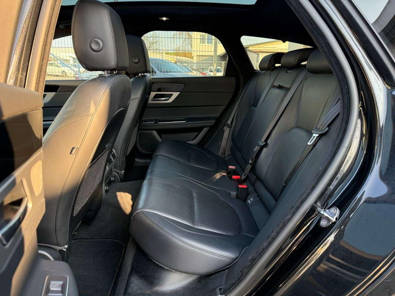 Jaguar XF E-Performance 163PS Prestige Sportbrake — photo 10