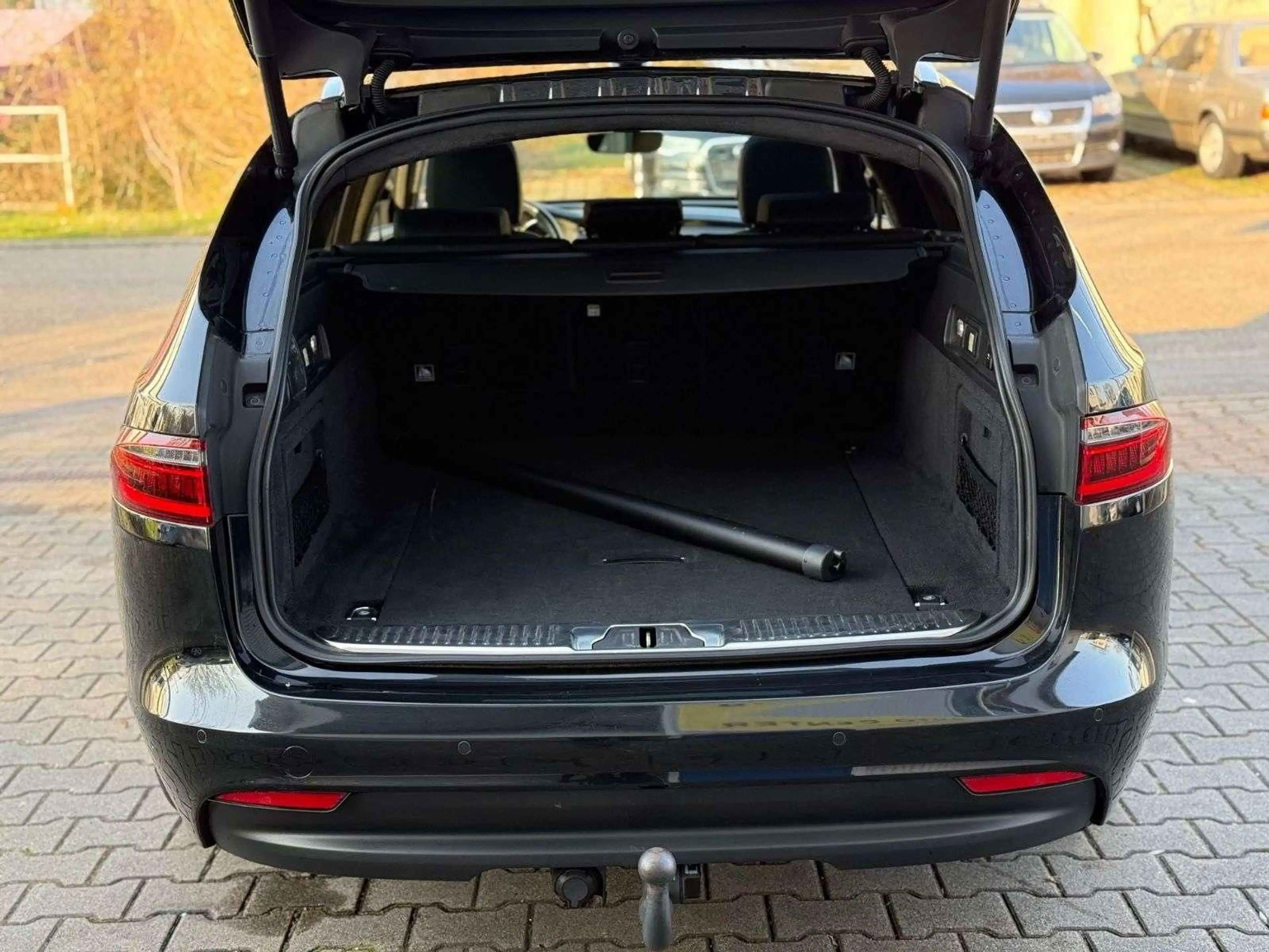 Jaguar XF E-Performance 163PS Prestige Sportbrake — photo 13