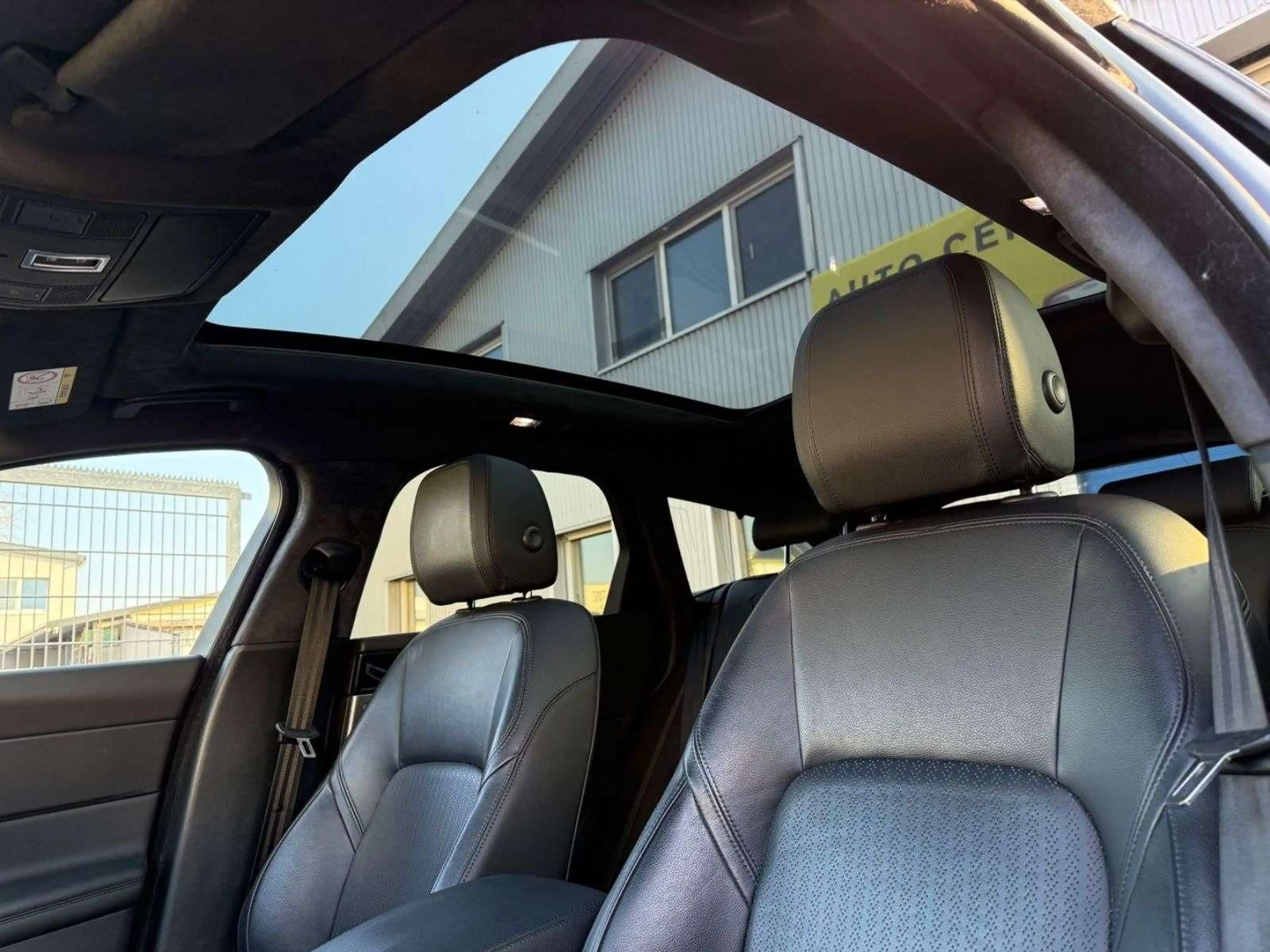 Jaguar XF E-Performance 163PS Prestige Sportbrake — photo 9