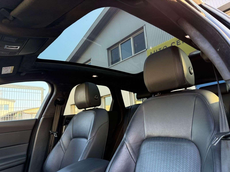 Jaguar XF E-Performance 163PS Prestige Sportbrake — photo 9