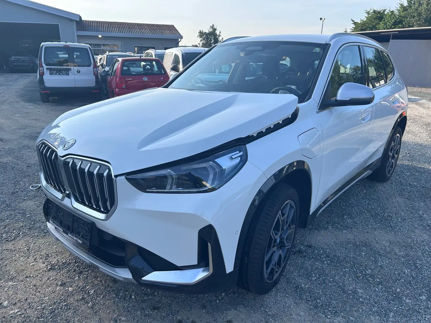 BMW X1 30 e xDrive xLine Leder Navi Headup Unfallauto Weiß - 1