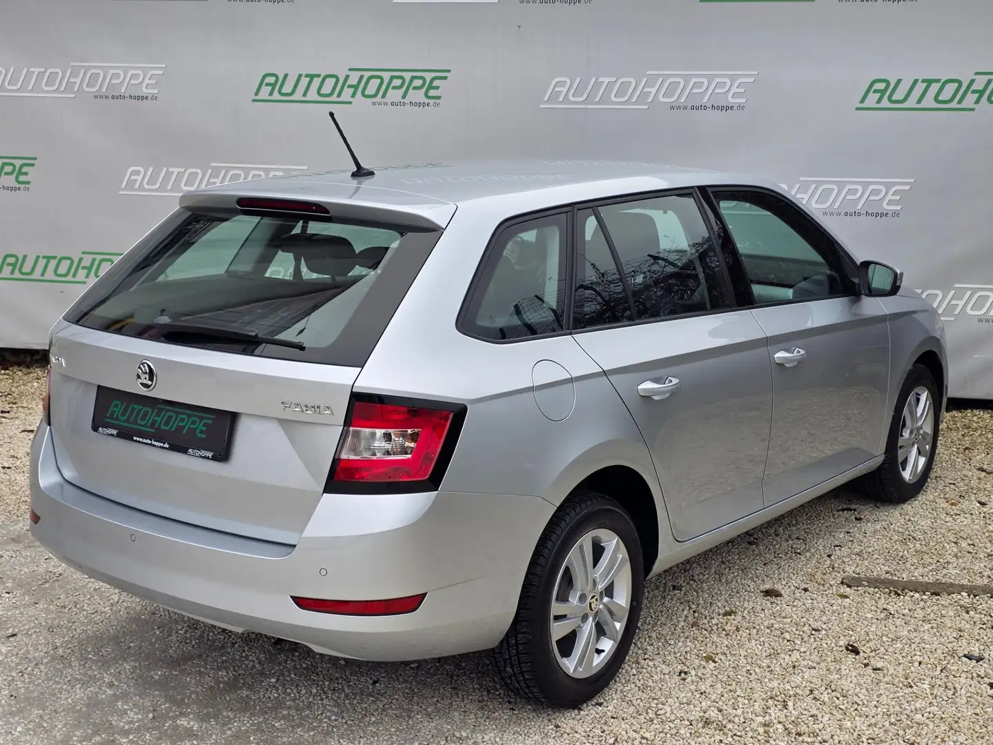 Skoda Fabia Ambition, Sitzheiz., Einparkhilf, Allwetterräd. Gris - 2