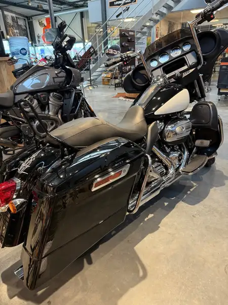 Harley-Davidson Electra Glide - foto 5