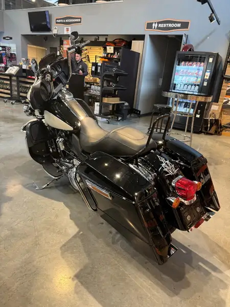 Harley-Davidson Electra Glide - foto 2