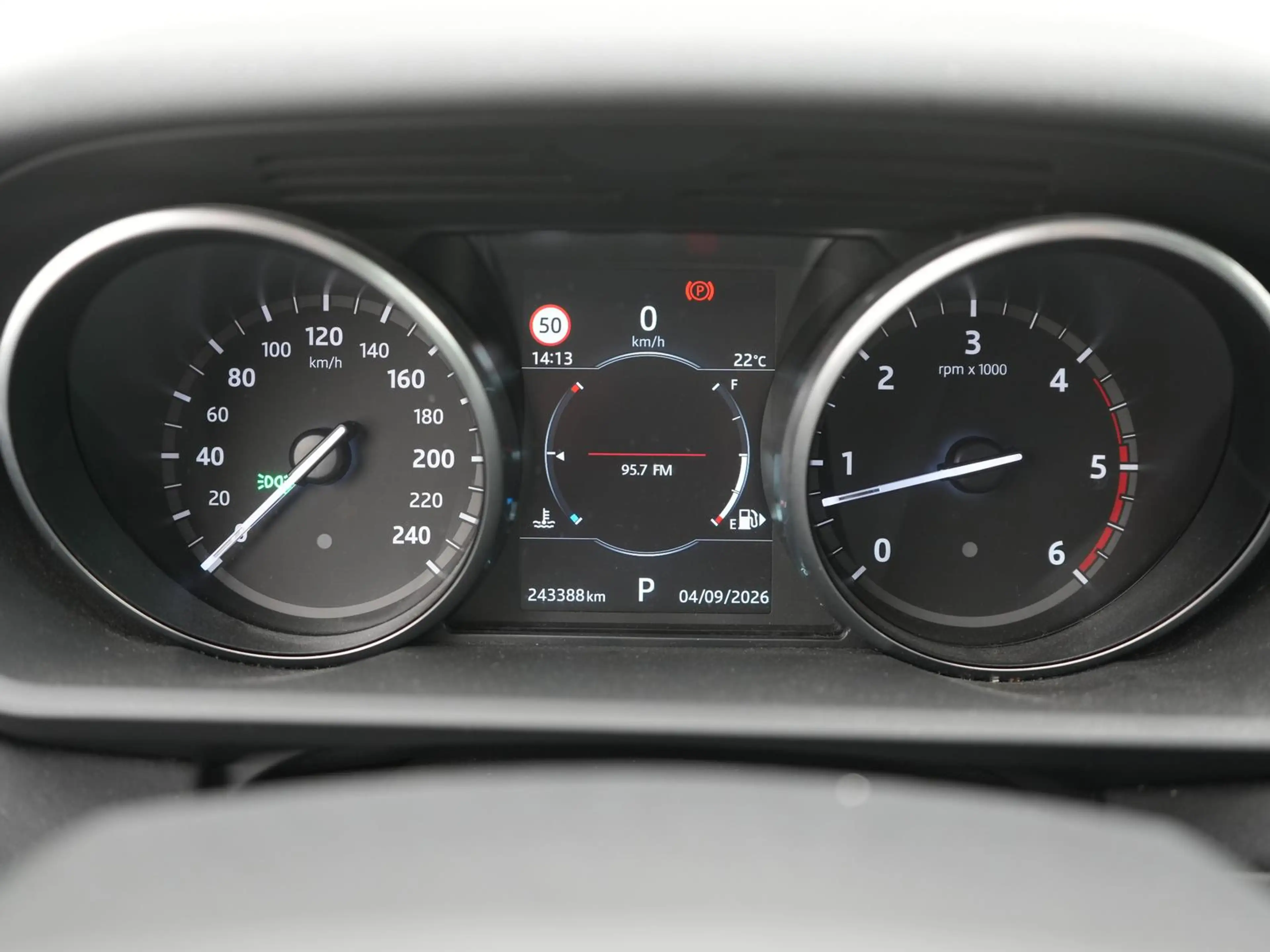 Land Rover Discovery HSE TD6,7P,PANO,LUFT,AHK,MEMO,MERIDIAN — photo 14