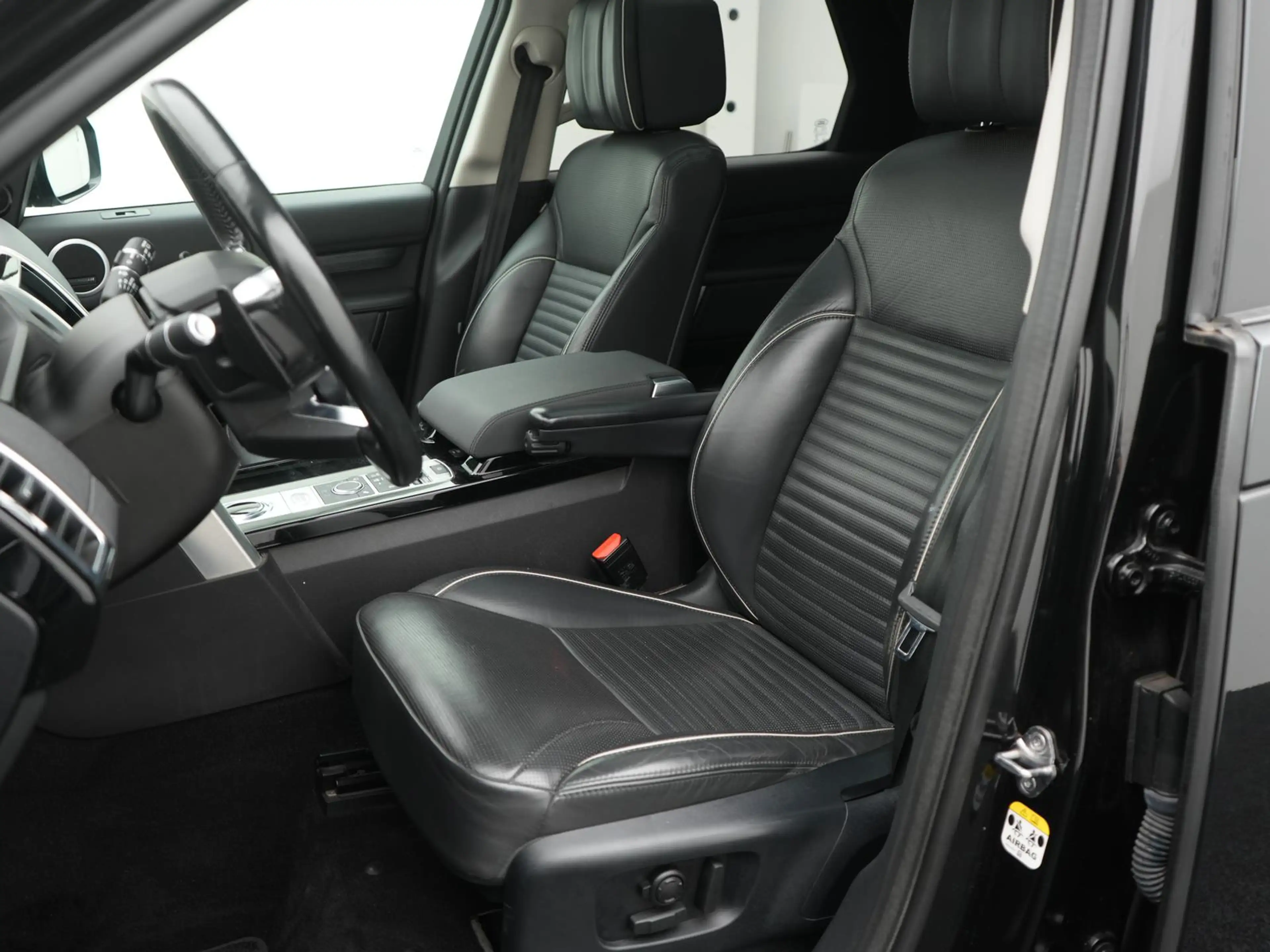 Land Rover Discovery HSE TD6,7P,PANO,LUFT,AHK,MEMO,MERIDIAN — photo 6